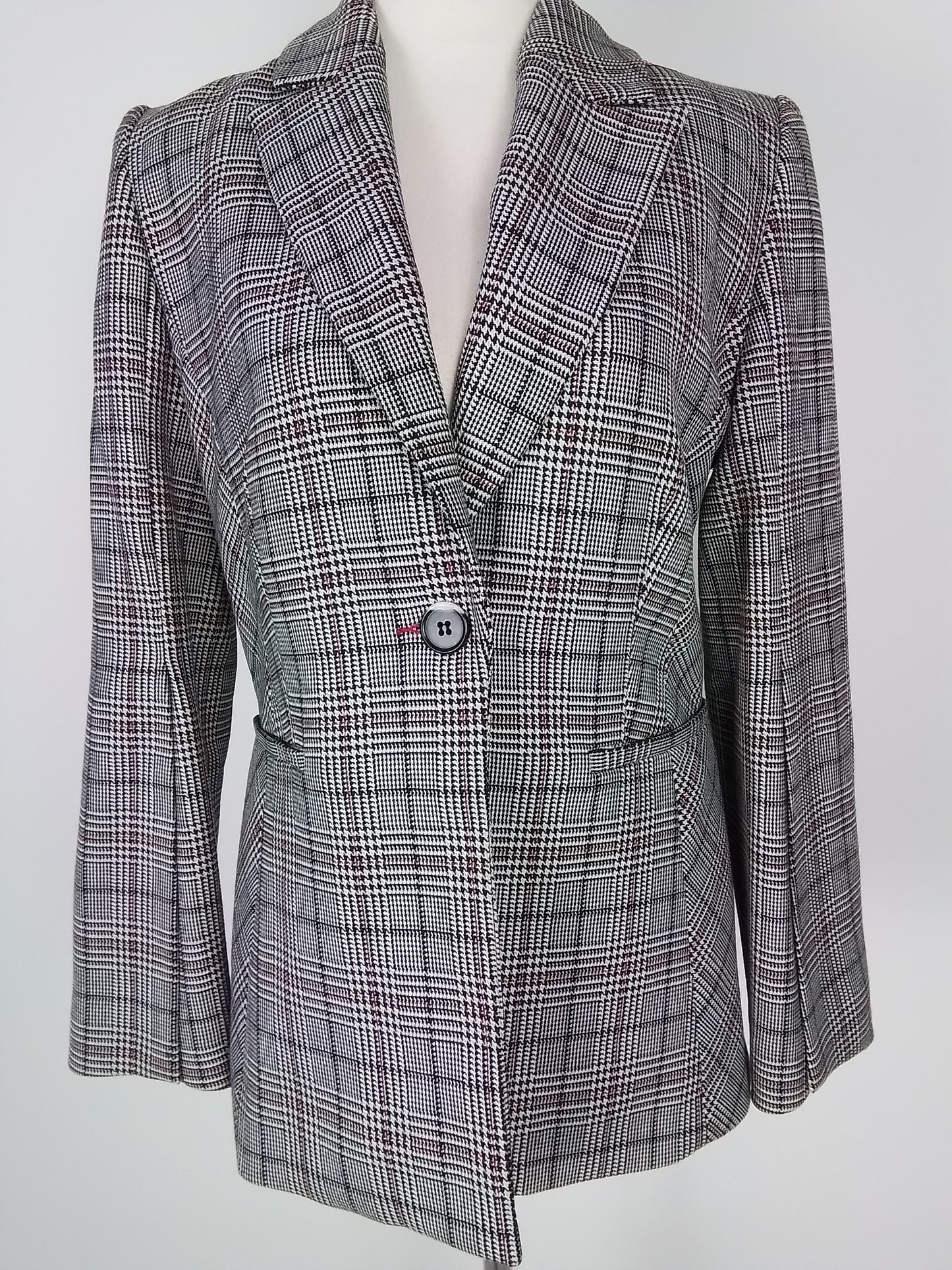 NEW Veronika Main Plaid Blazer Size 8